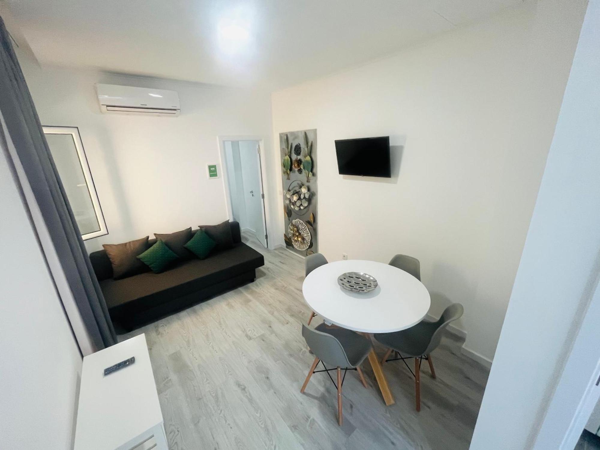 Lisbon Ocean Apartament *